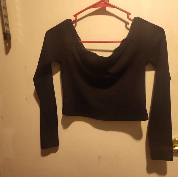 Women's black off-the-shoulder 3/5 sleeve crop top - Picture 2 of 3